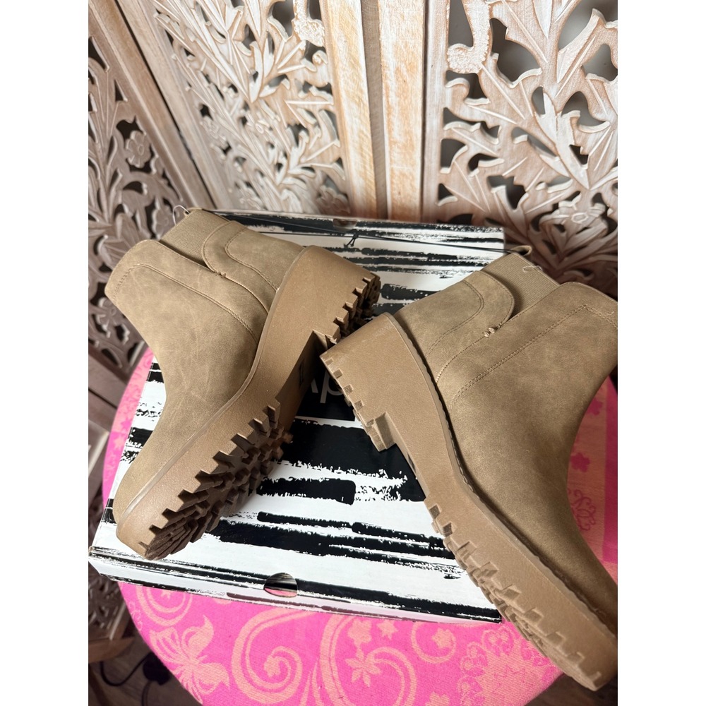 Dolce Vita Rancher Taupe Chelsea Lug Sole Ankle Boots Womens Size 7 NEW - Picture 4 of 8